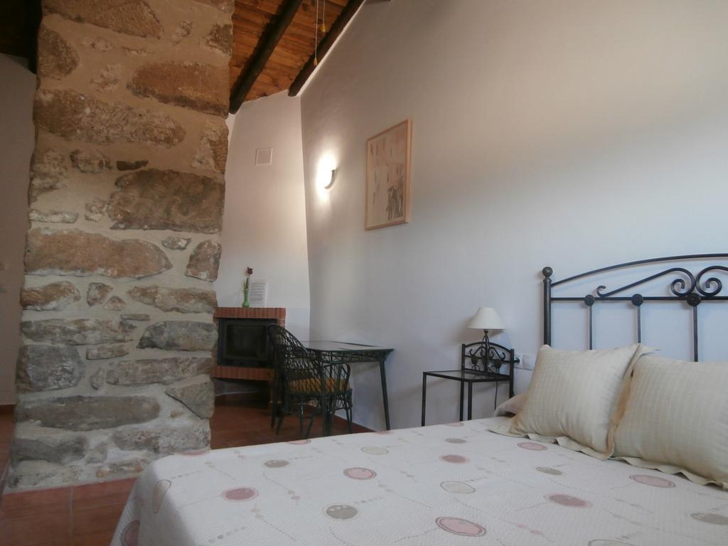 Almoharin Casa Rural Las Gamitas酒店 外观 照片