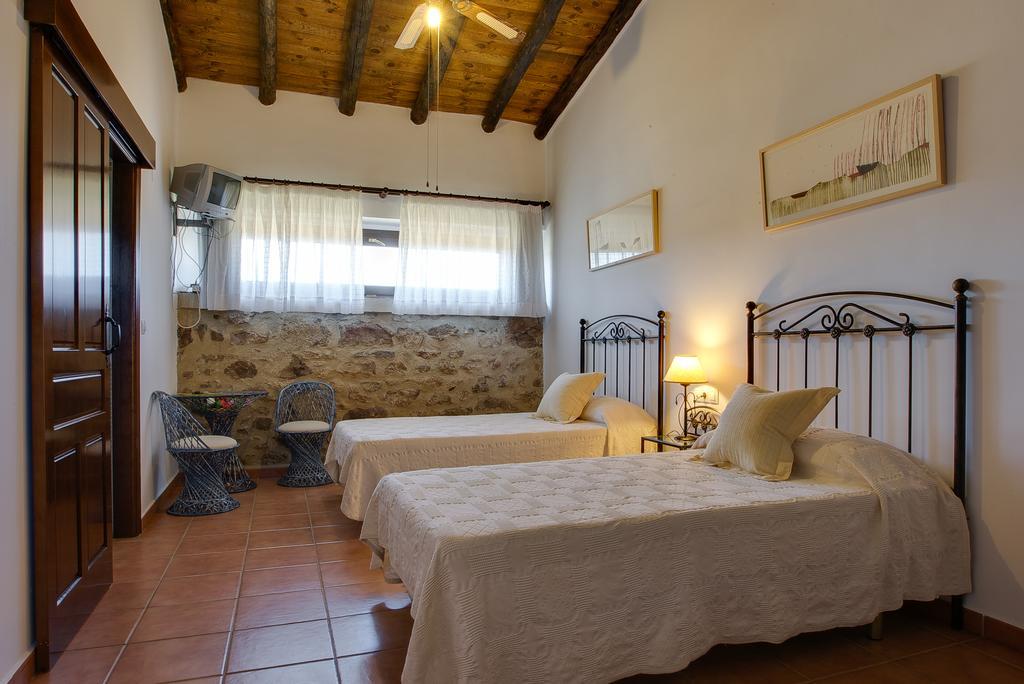 Almoharin Casa Rural Las Gamitas酒店 客房 照片